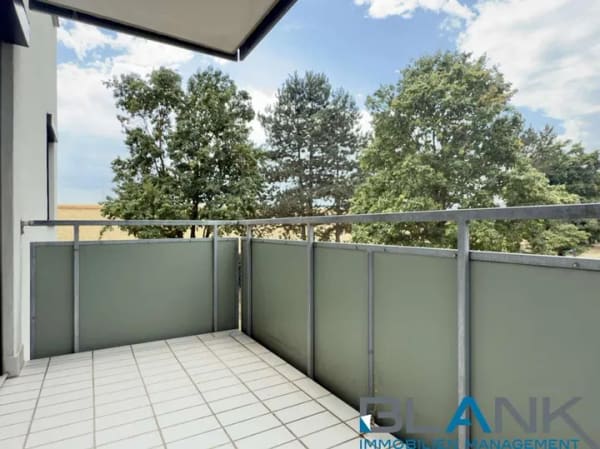 Immobilie in Eberdingen - Attraktive 3-Zimmer-Eckwohnung mit zwei Balkonen und Feldblick - Bild 0
