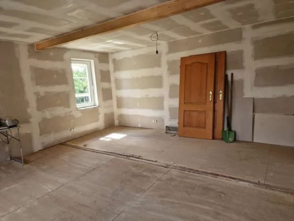 Immobilie in Neumark - Teilsaniertes Einfamilienhaus mit 170 m² Wohnfläche und 750 m² Grundstück - Bild 1