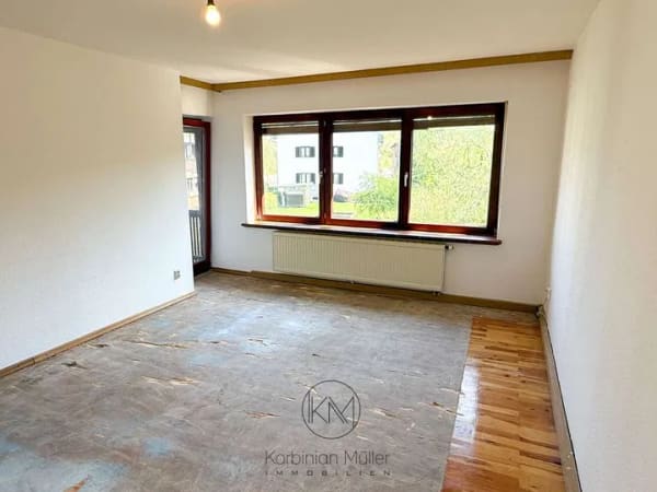 Immobilie in Bad Tölz - Ruhig wohnen in Bad Tölz – bezugsfreie 4-Zimmer-Wohnung mit Balkon & viel Potenzial - Bild 2