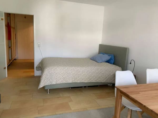 Immobilie in Bischofsgrün - *PROVISIONSFREI* Sehr schöne, renovierte 1-Zi.-ETW mit Balkon & Stellplatz - Bild 1