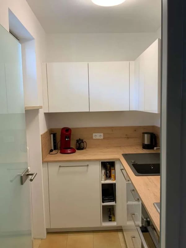 Immobilie in Bischofsgrün - *PROVISIONSFREI* Sehr schöne, renovierte 1-Zi.-ETW mit Balkon & Stellplatz - Bild 2