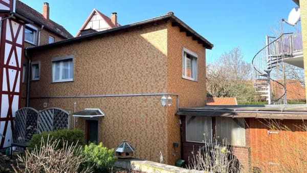Immobilie in Duderstadt - Modernisiertes Haus mit Anbau und zwei Garagen in ruhiger Innenstadtlage gegenüber des Stadtparks ! - Bild 2