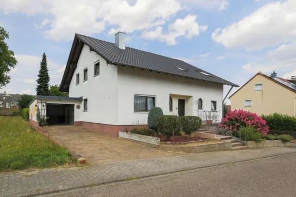 Immobilie in Bretten - Viel Raum für Ihre Wohnideen – gepflegtes Einfamilienhaus mit vielseitigem Platzangebot! - Bild 1