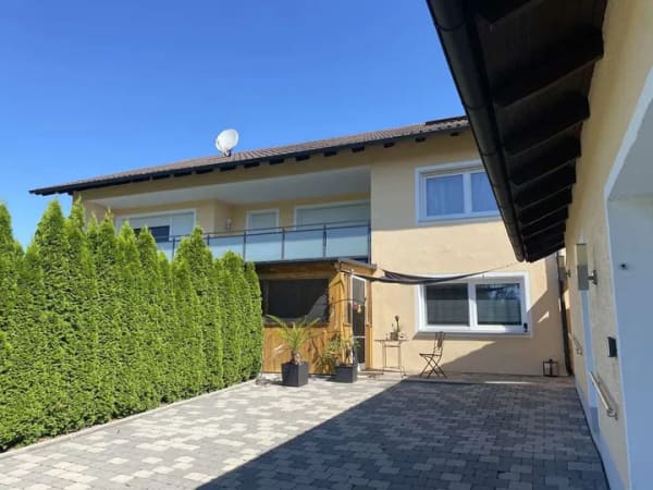 Immobilie in Tettenweis - Zwei Generationen unter einem Dach: Haus mit Einliegerwohnung in Tettenweis - Bild 1