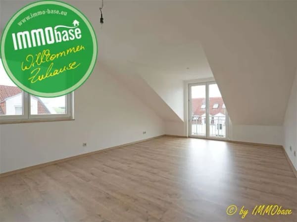 Immobilie in Frankenberg/Sachsen - Dachgeschoss-Charme mit 2 Balkonen - Frei! - Bild 0