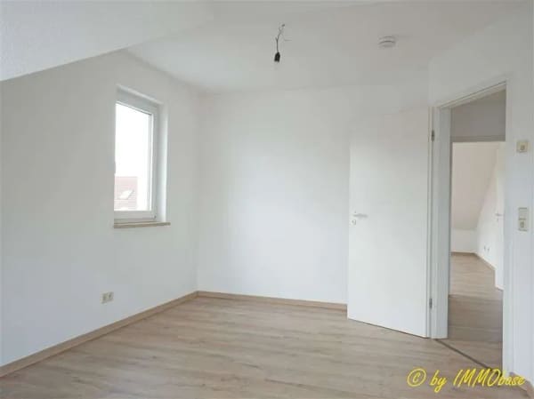 Immobilie in Frankenberg/Sachsen - Dachgeschoss-Charme mit 2 Balkonen - Frei! - Bild 4
