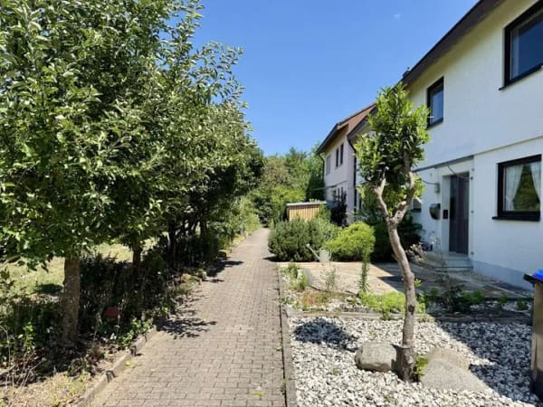 Immobilie in Tübingen - Attraktives Reihenmittelhaus in ruhiger Ortsrandlage - im Erbbaurecht - Bild 1