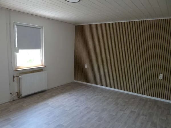 Immobilie in Buch - Wohnhaus am Ortsrand – vielseitig nutzbares Ein- bis Zweifamilienhaus mit großem Garten - Bild 4