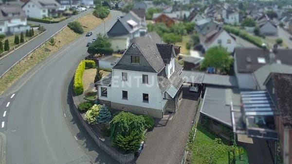 Immobilie in Eschenburg - Charaktervolles Einfamilienhaus – viel Platz, viel Potenzial - Bild 1