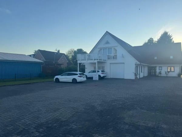 Immobilie in Bad Segeberg - Repräsentatives Gewerbeanwesen mit exklusiver Betriebsleiterwohnung - Bild 1
