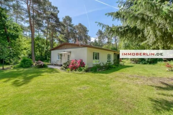 Immobilie in Bad Saarow - IMMOBERLIN.DE - Bungalow mit Nebengebäude auf naturschönem Grundstück in Südausrichtung - Bild 2