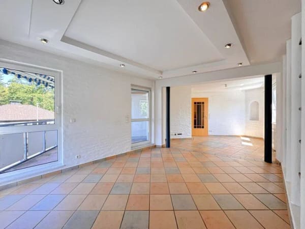 Immobilie in Lauf an der Pegnitz - WOW! 170 m² -Platz-Traum-ETW mit Balkonen, 2 Duplexgaragen u.v.m. in Lauf a. d. Pegnitz - Bild 1
