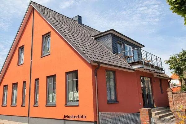 Immobilie in Alheim - 1- bis 2-Familienhaus nebst Garagen-/Wirtschaftsgebäude - Bild 0