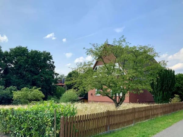 Immobilie in Petershagen - Freistehendes Ein-/ Zweifamilienhaus in Petershagen sucht neuen Eigentümer! - Bild 1