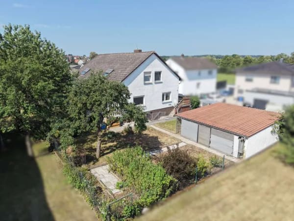 Immobilie in Stadtallendorf - Großzügiges 1-2 Familienhaus in begehrter Feldrandlage – Ideal für die ganze Familie - Bild 1