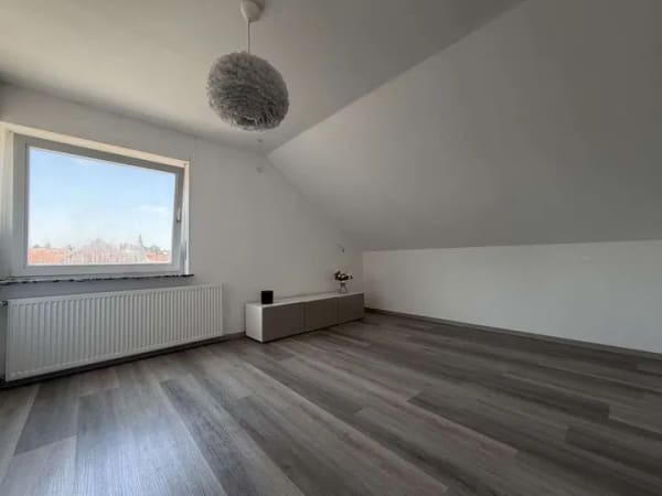 Immobilie in Stadtallendorf - Großzügiges 1-2 Familienhaus in begehrter Feldrandlage – Ideal für die ganze Familie - Bild 4
