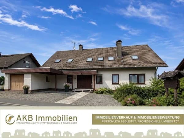 Immobilie in Herbstein - Einfamilienhaus mit Garten und Garage in Herbstein - Bild 0