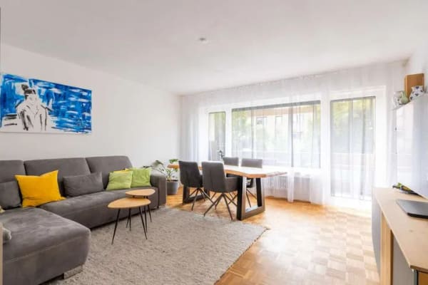 Immobilie in Neuried - Provisionsfrei – Helle 3-Zimmer-Wohnung mit Aufzug, zwei Balkonen und TG-Stellplatz - Bild 1