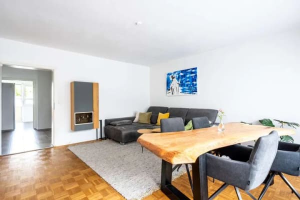 Immobilie in Neuried - Provisionsfrei – Helle 3-Zimmer-Wohnung mit Aufzug, zwei Balkonen und TG-Stellplatz - Bild 2