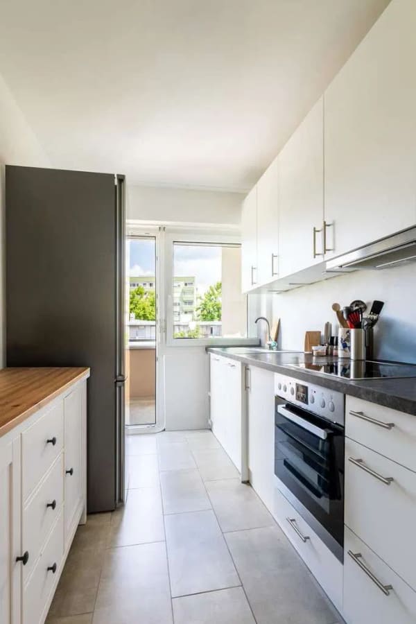 Immobilie in Neuried - Provisionsfrei – Helle 3-Zimmer-Wohnung mit Aufzug, zwei Balkonen und TG-Stellplatz - Bild 4