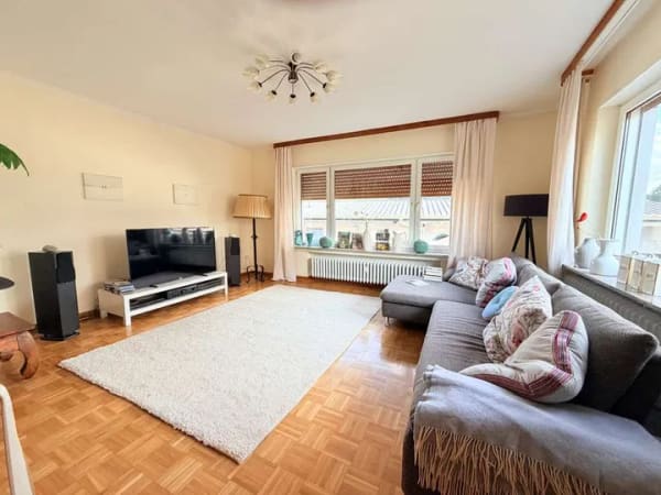 Immobilie in Waldsolms - Zweifamilienhaus mit Platz für die große Familie und herrlichem Garten! - Bild 4
