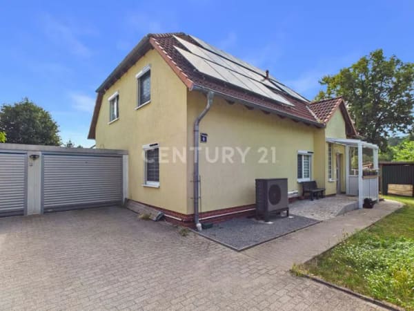 Immobilie in Gransee - Vielseitiges Wohnjuwel in Gransee: Einfamilienhaus mit Einliegerwohnung & Top-Energietechnik - Bild 0