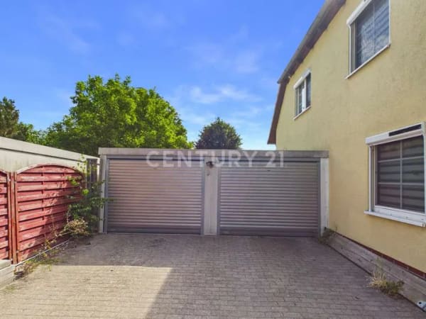 Immobilie in Gransee - Vielseitiges Wohnjuwel in Gransee: Einfamilienhaus mit Einliegerwohnung & Top-Energietechnik - Bild 1