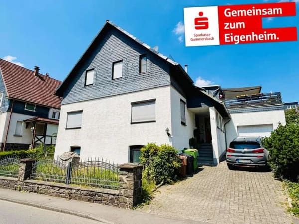 Immobilie in Bergneustadt - Charmante Dachgeschosswohnung mit großer Sonnenterrasse! - Bild 0