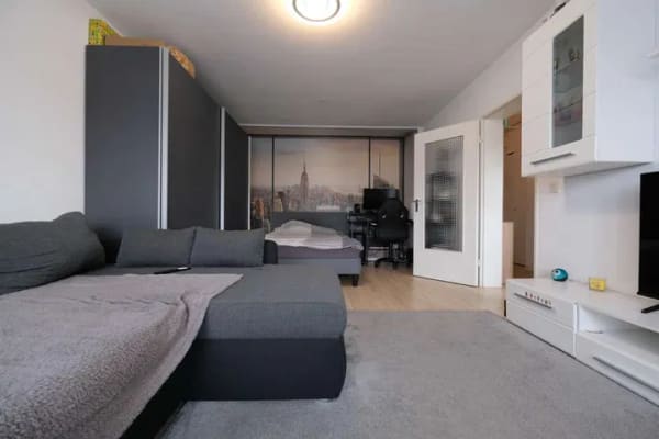 Immobilie in Saarbrücken - Rentabel vermietete Wohnung mit Balkon im 11. Stock - Bild 1