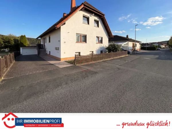Immobilie in Lohra - Kapitalanlage trifft Eigennutz: Attraktives Dreifamilienhaus in traumhafter Feldrandlage von Lohra-K - Bild 0