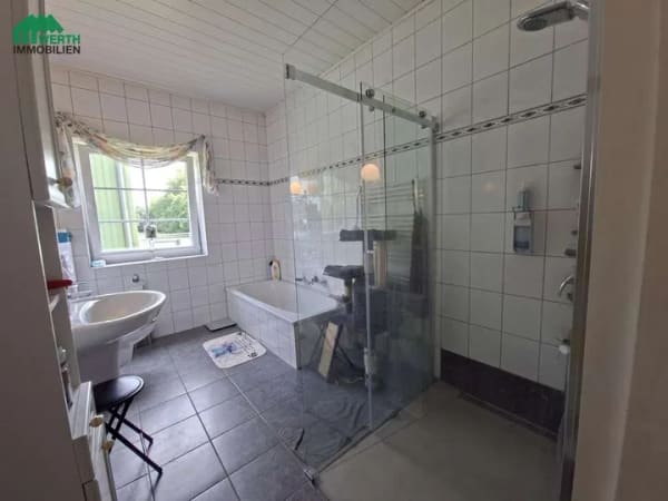 Immobilie in Bargenstedt - Wohnen mit Weitblick und viel Raum für Ihre Ideen – großzügiger Resthof mit rund 2 Hektar Weide - Bild 3