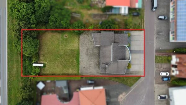 Immobilie in Wadern - Wohnen mit Gewerbe - vielseitige Immobilie mit großem Grundstück und Entwicklungspotenzial - Bild 2