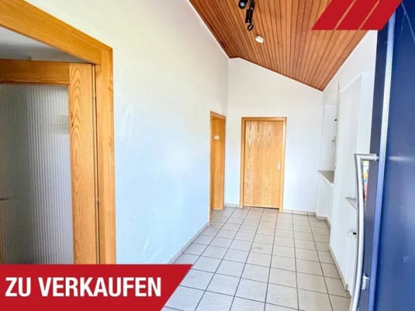 Immobilie in Kierspe - Großzügiges Reihenendhaus mit 9 Zimmern, Garage und weitläufigem Garten - Bild 1