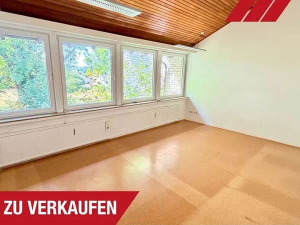 Immobilie in Kierspe - Großzügiges Reihenendhaus mit 9 Zimmern, Garage und weitläufigem Garten - Bild 2