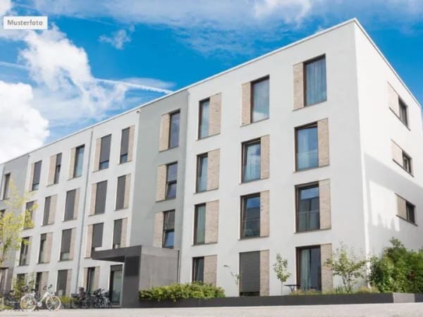 Immobilie in Elmshorn - Mehrfamilienhaus in 25337 Elmshorn, Melkstroot - Bild 0