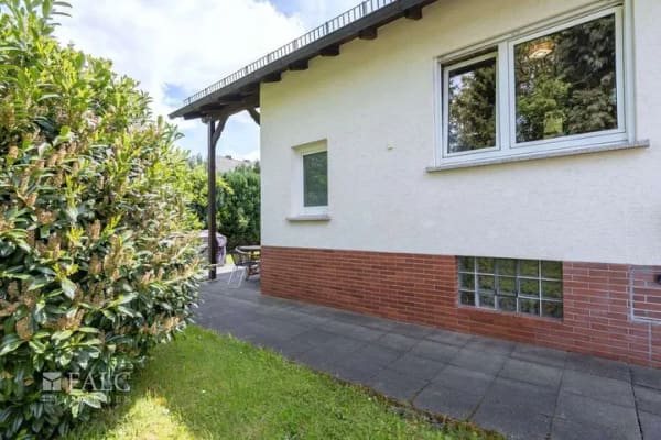 Immobilie in Breitscheid - Ein Zuhause mit Charakter – Einfamilienhaus mit Garten, Werkstatt und viel Platz für die Familie - Bild 1