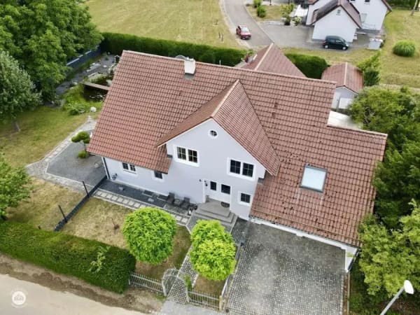 Immobilie in Bibertal - Wohnen, wo andere Urlaub machen – Traumhaus mit Pool & Teich - Bild 3