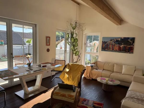 Immobilie in Altenmarkt an der Alz - 8 km zum Chiemsee, 26 m2 Dachterrasse mit Bergblick  - Bild 1