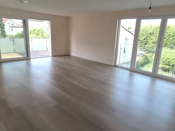 Immobilie in Ilvesheim - Sehr schöne 3 ZKB mit 21 qm großem Balkon im 6 - Familienhaus - Bild 0