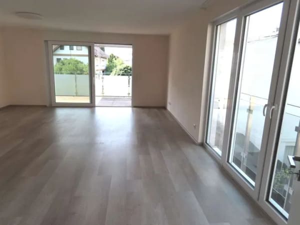 Immobilie in Ilvesheim - Sehr schöne 3 ZKB mit 21 qm großem Balkon im 6 - Familienhaus - Bild 1