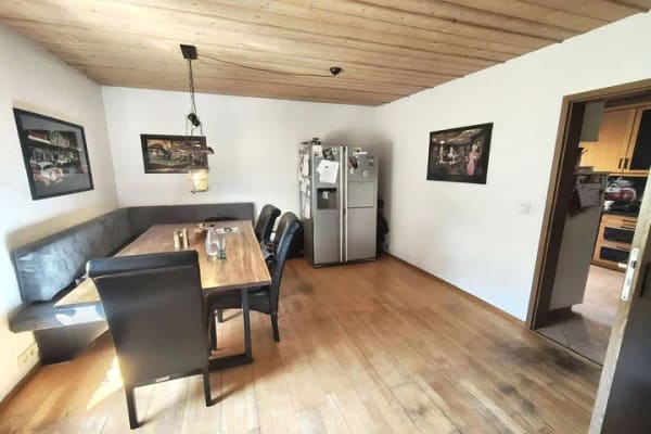 Immobilie in Engelsberg - Großzügiges Einfamilienhaus mit Kaminofen, Doppelgarage und vielseitigem Raumangebot - Bild 2
