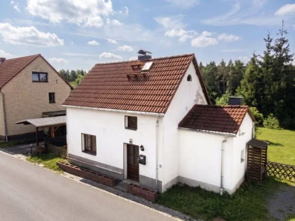 Immobilie in Großhartmannsdorf - Einziehen und wohlfühlen - Gepflegtes Einfamilienhaus mit Kamin und Garten - Bild 0