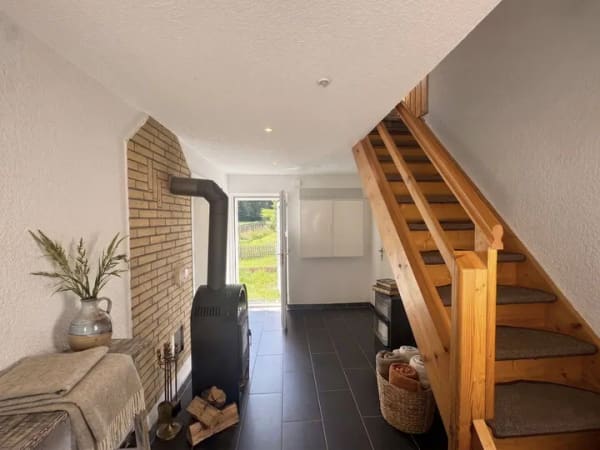 Immobilie in Großhartmannsdorf - Einziehen und wohlfühlen - Gepflegtes Einfamilienhaus mit Kamin und Garten - Bild 1
