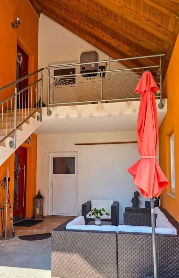 Immobilie in Langenargen - Repräsentatives Musterhaus mit großzügiger Betriebsleiterwohnung & gemütlichen Garten - Bild 1