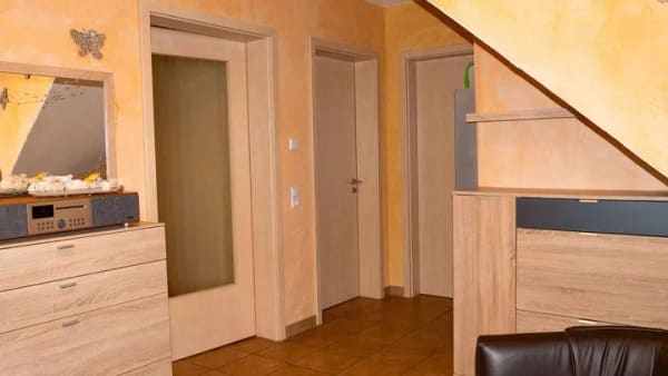 Immobilie in Langenargen - Repräsentatives Musterhaus mit großzügiger Betriebsleiterwohnung & gemütlichen Garten - Bild 2