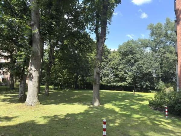 Immobilie in Wedel - Zentral gelegen - Großzügige 2 Zi.-Wohnung mit Loggia & Fahrstuhl - Bild 1