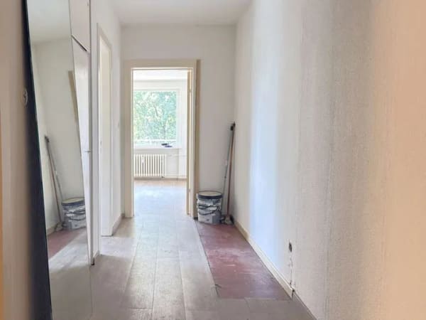 Immobilie in Wedel - Zentral gelegen - Großzügige 2 Zi.-Wohnung mit Loggia & Fahrstuhl - Bild 3