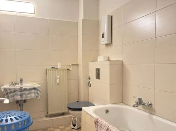 Immobilie in Wedel - Zentral gelegen - Großzügige 2 Zi.-Wohnung mit Loggia & Fahrstuhl - Bild 4