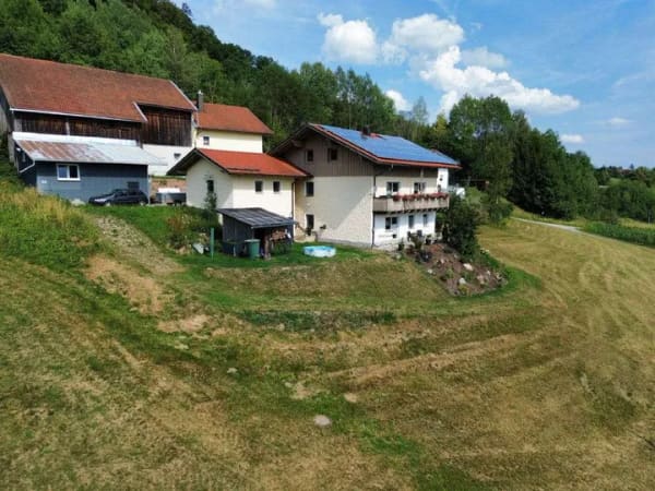 Immobilie in Röhrnbach - Ein Zuhause mit Zukunft - vielseitig, großzügig und voller Möglichkeiten - Bild 2