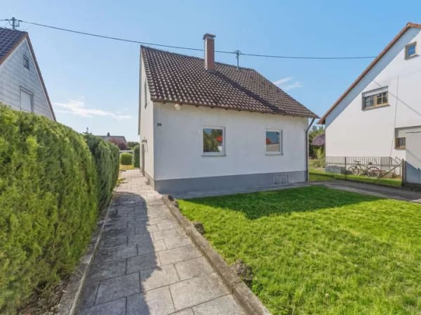 Immobilie in Erbach - Familienhaus mit großem Garten und Potenzial - Bild 0